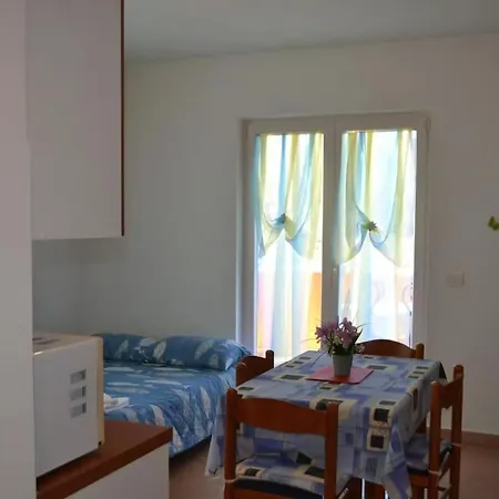 Klimatisierte In Zambratija Mit Gepflegtem Garten Apartment *