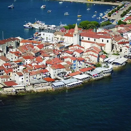 Klimatisierte In Zambratija Mit Gepflegtem Garten Apartment Umag