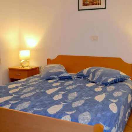 Klimatisierte In Zambratija Mit Gepflegtem Garten Umag