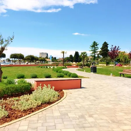 Apartment Klimatisierte In Zambratija Mit Gepflegtem Garten