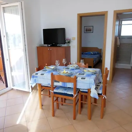 Klimatisierte In Zambratija Mit Gepflegtem Garten Apartment *