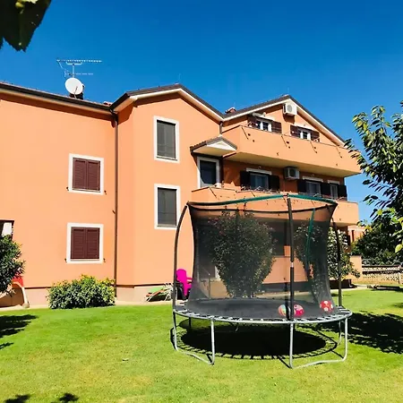 Klimatisierte In Zambratija Mit Gepflegtem Garten *