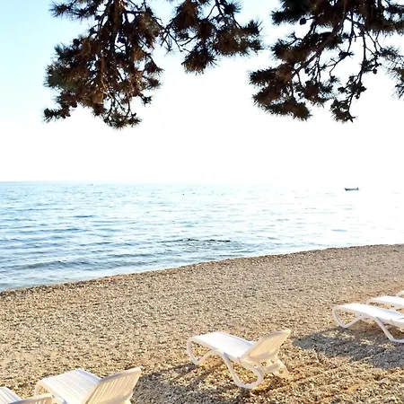 Klimatisierte In Zambratija Mit Gepflegtem Garten Apartment Umag