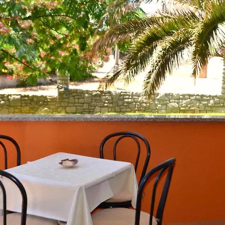 Klimatisierte In Zambratija Mit Gepflegtem Garten *