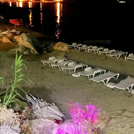 아파트 Klimatisierte In Zambratija Mit Gepflegtem Garten 우마그