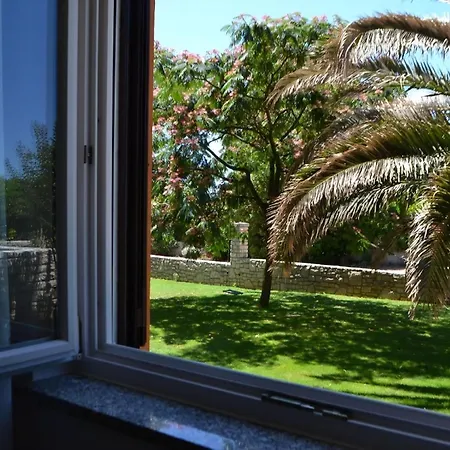 Klimatisierte In Zambratija Mit Gepflegtem Garten * 우마그