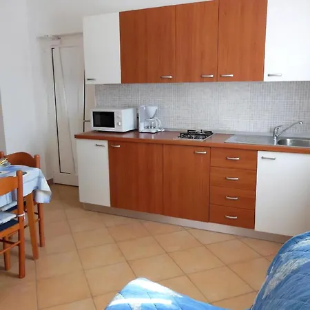 Klimatisierte In Zambratija Mit Gepflegtem Garten * 우마그